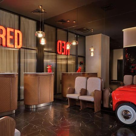 Hotel Radisson Red Belgrado Exterior foto